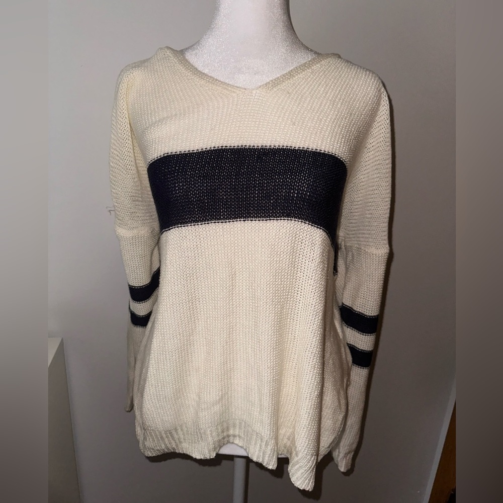 Super Soft Knit Sweater- Oversized - Picture 3 of 5